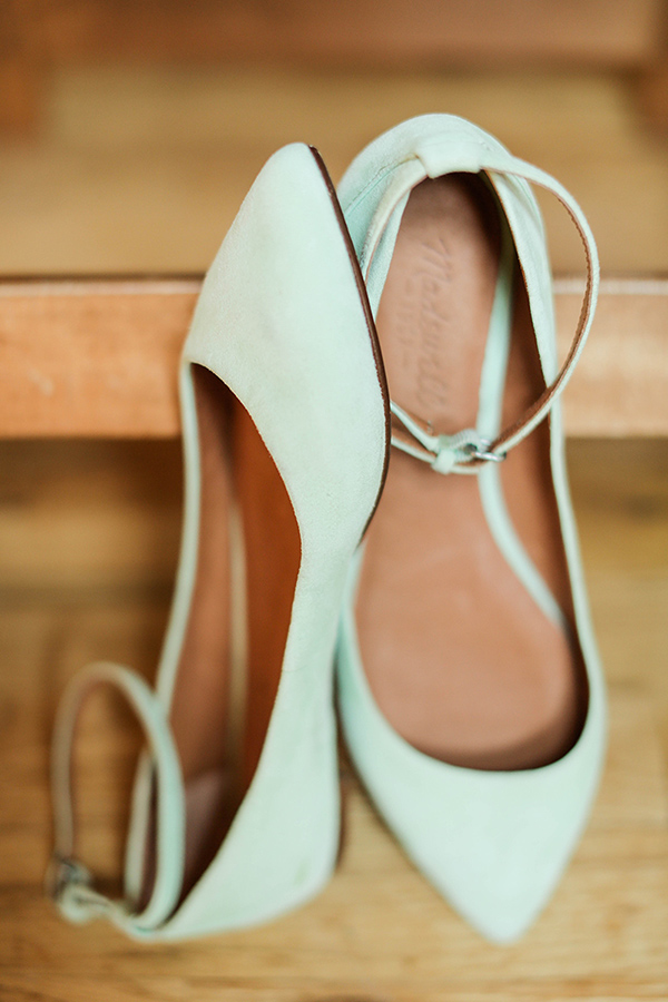 fresh-mint-and-gold-wedding