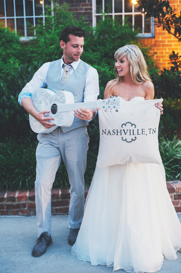 glamorous-gold-and-gray-wedding