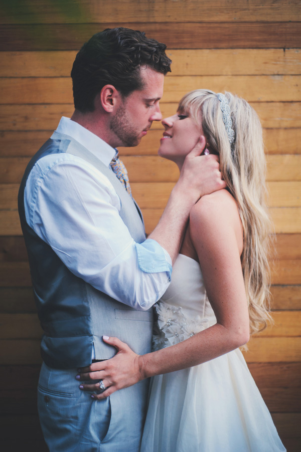 glamorous-gold-and-gray-wedding