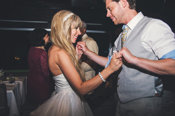 glamorous-gold-and-gray-wedding