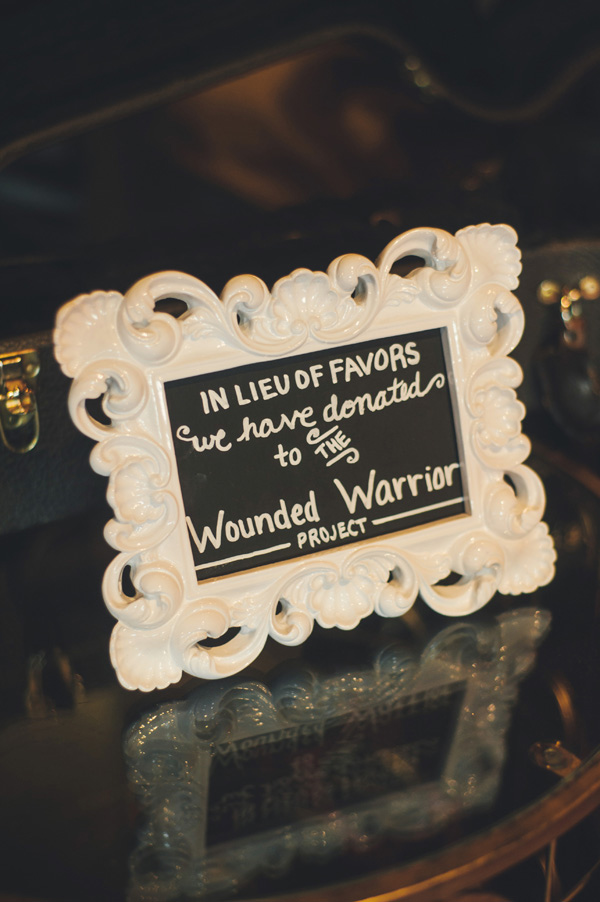 glamorous-gold-and-gray-wedding