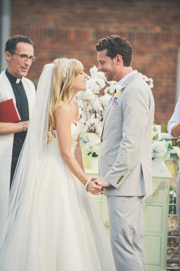 glamorous-gold-and-gray-wedding