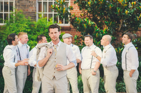 glamorous-gold-and-gray-wedding