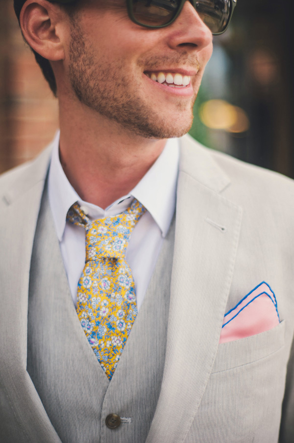 glamorous-gold-and-gray-wedding
