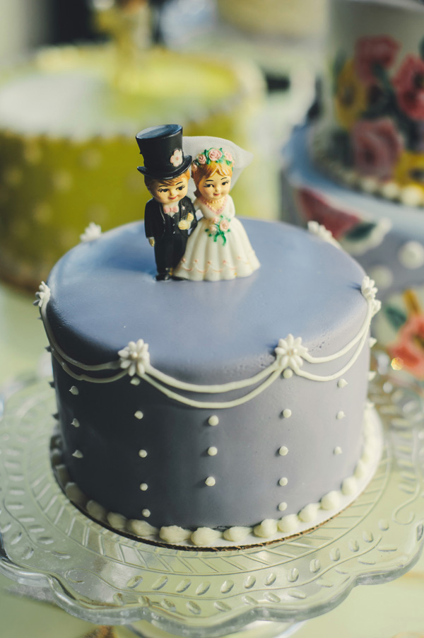 glamorous-gold-and-gray-wedding
