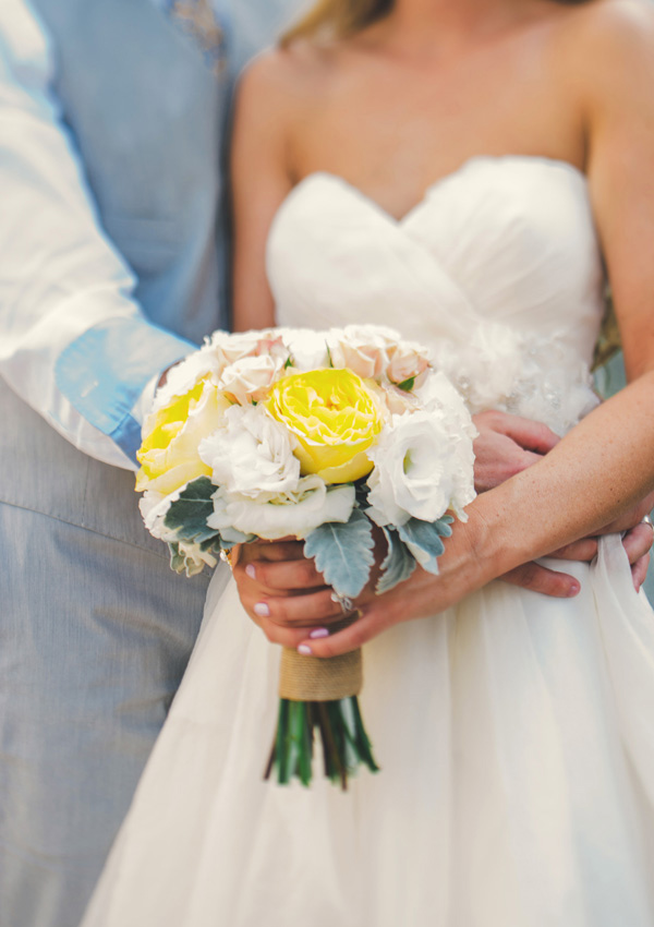 glamorous-gold-and-gray-wedding