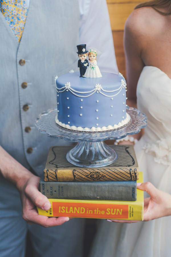 glamorous-gold-and-gray-wedding