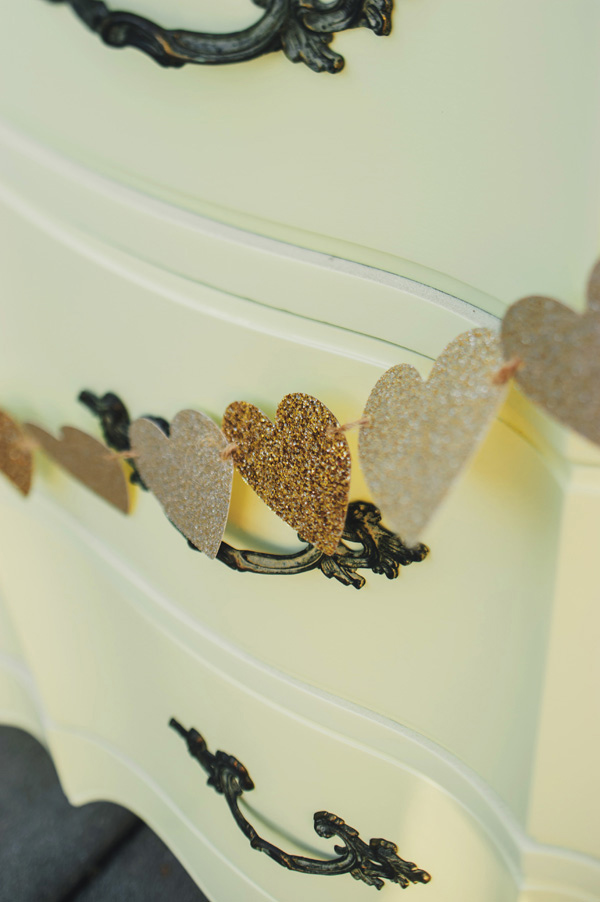 glamorous-gold-and-gray-wedding