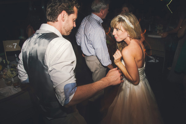 glamorous-gold-and-gray-wedding