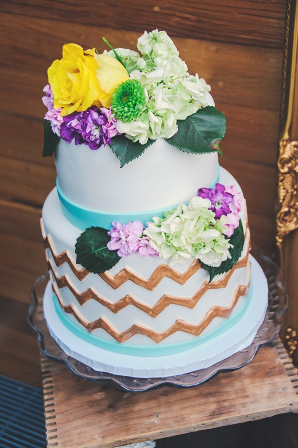 glamorous-gold-and-gray-wedding