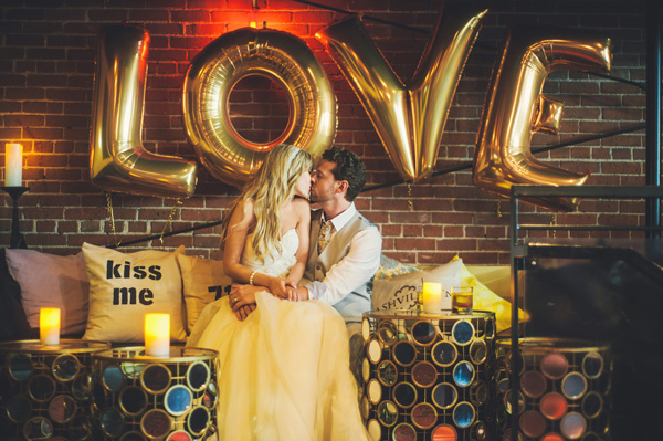glamorous-gold-and-gray-wedding