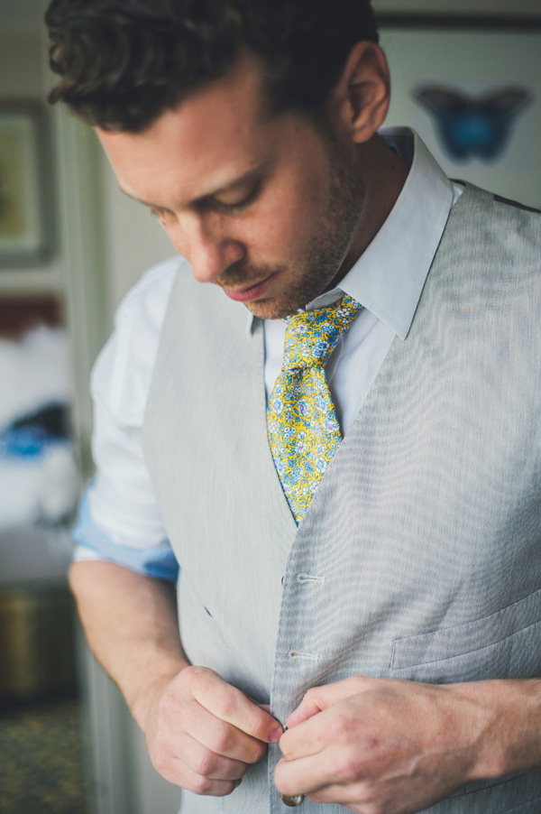 glamorous-gold-and-gray-wedding