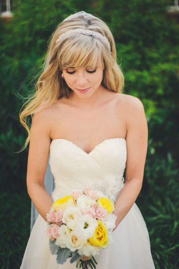 glamorous-gold-and-gray-wedding