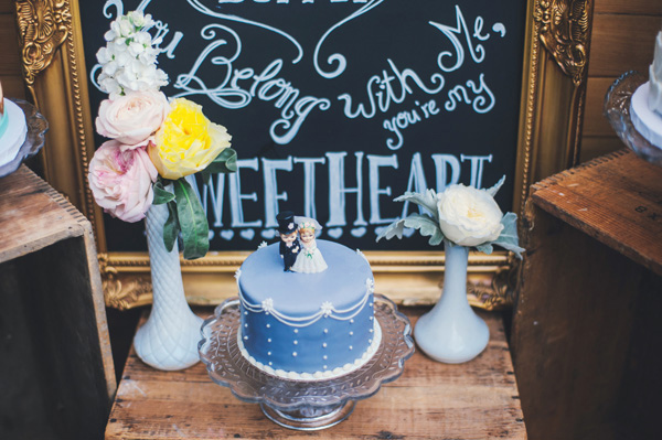 glamorous-gold-and-gray-wedding