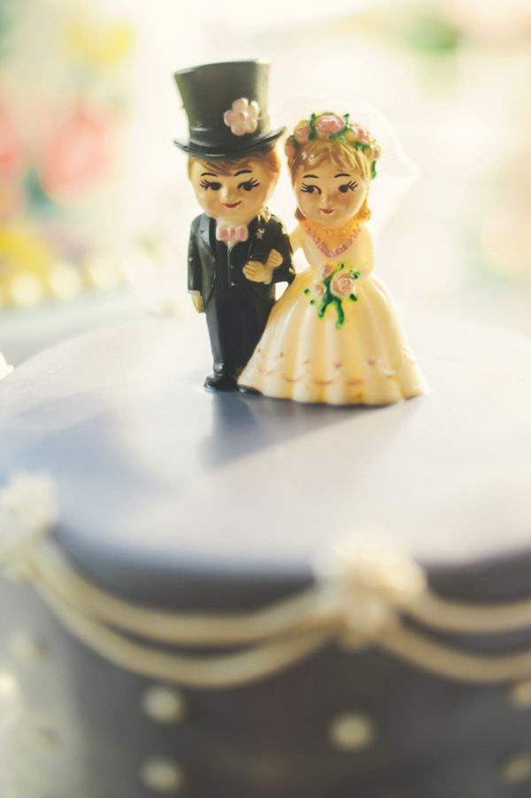 glamorous-gold-and-gray-wedding