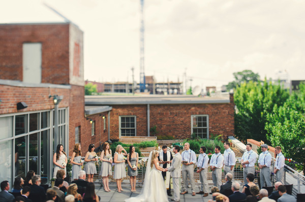 glamorous-gold-and-gray-wedding