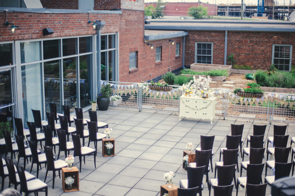 glamorous-gold-and-gray-wedding