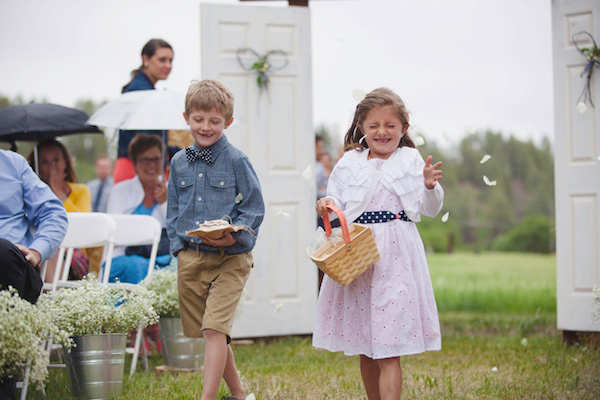 rustic-burlap-and-lace-wedding