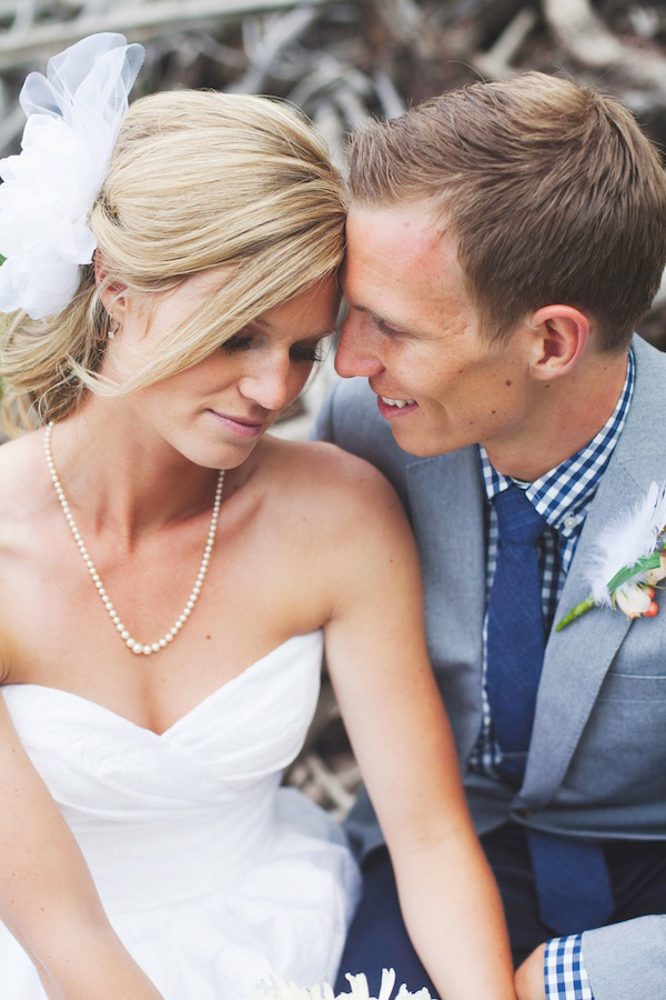 rustic-burlap-and-lace-wedding