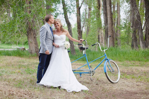 rustic-burlap-and-lace-wedding