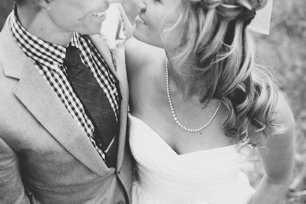 rustic-burlap-and-lace-wedding