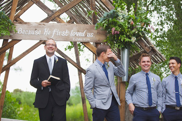 rustic-burlap-and-lace-wedding