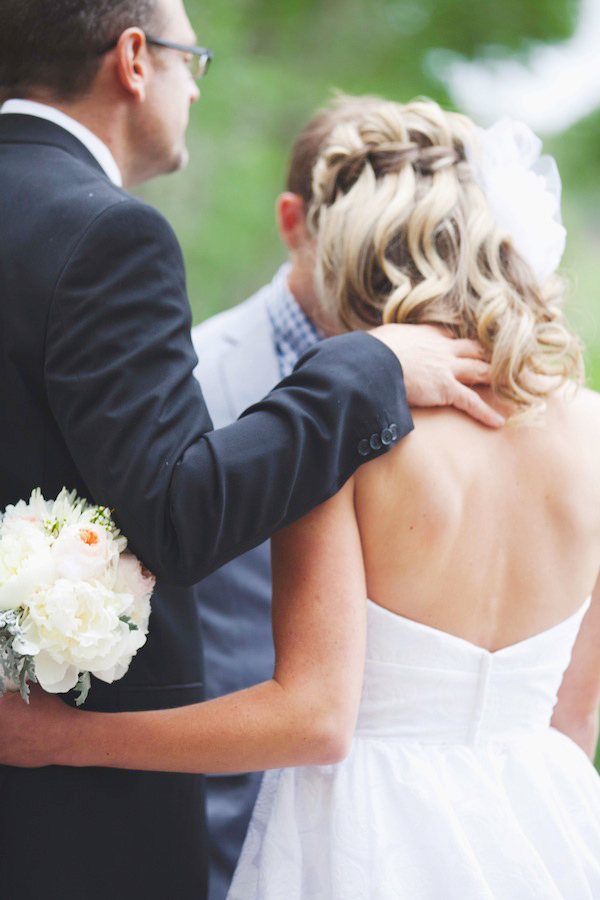rustic-burlap-and-lace-wedding