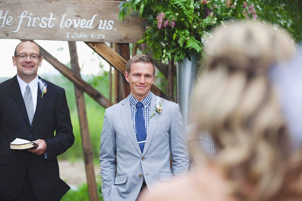 rustic-burlap-and-lace-wedding