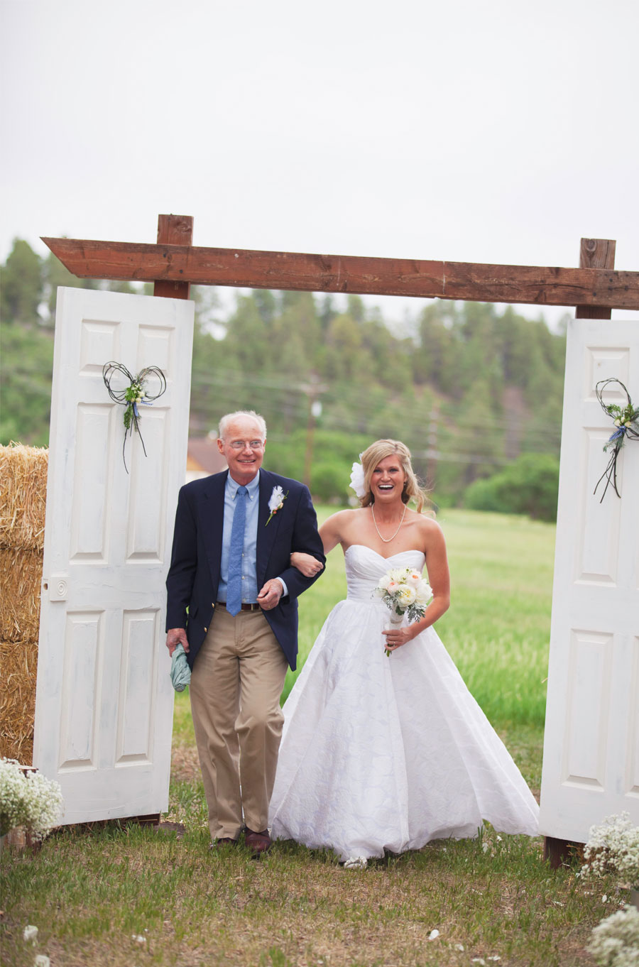 rustic-burlap-and-lace-wedding