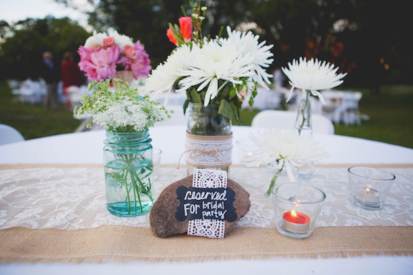 rustic-burlap-and-lace-wedding