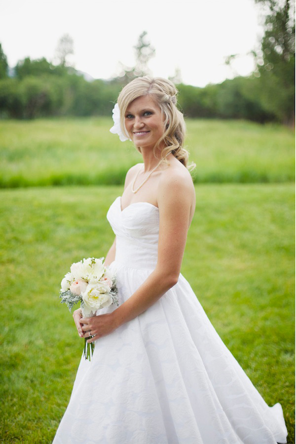 rustic-burlap-and-lace-wedding