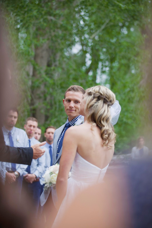 rustic-burlap-and-lace-wedding