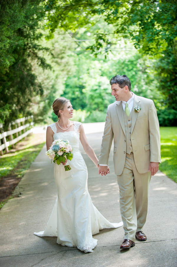 shabby-chic-music-themed-wedding-at