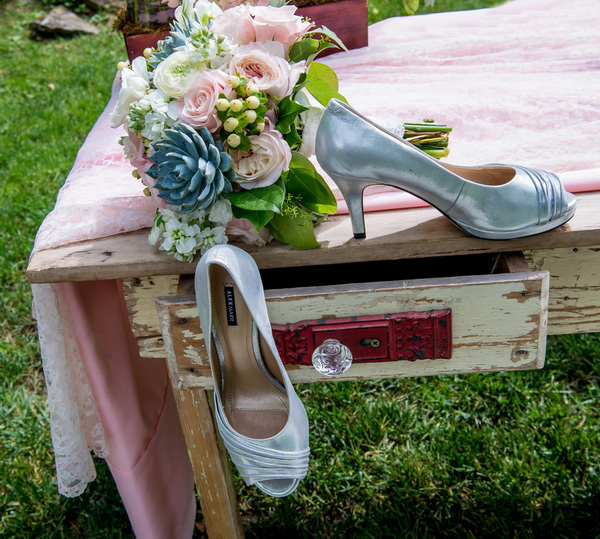 shabby-chic-music-themed-wedding-at