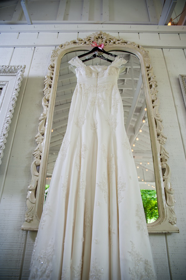 shabby-chic-music-themed-wedding-at
