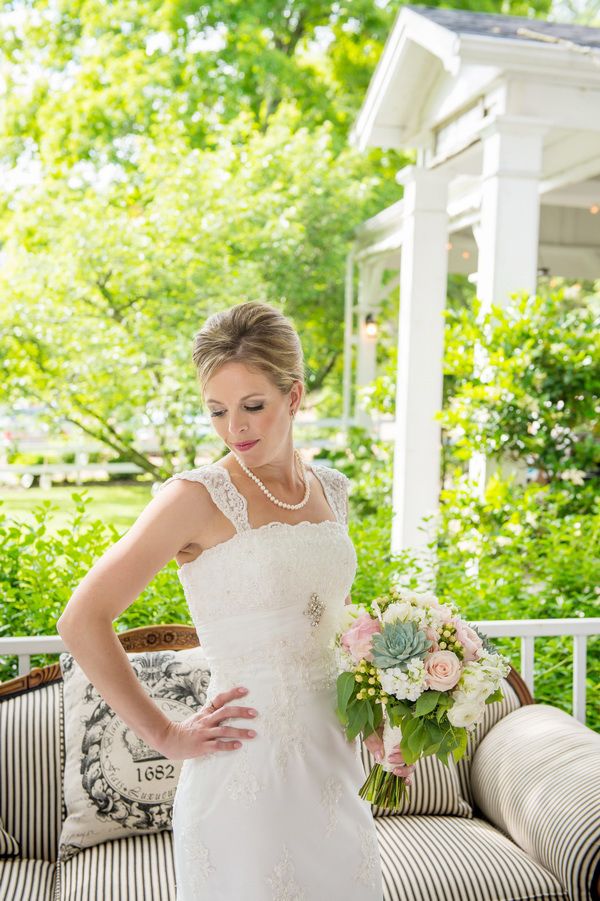 shabby-chic-music-themed-wedding-at