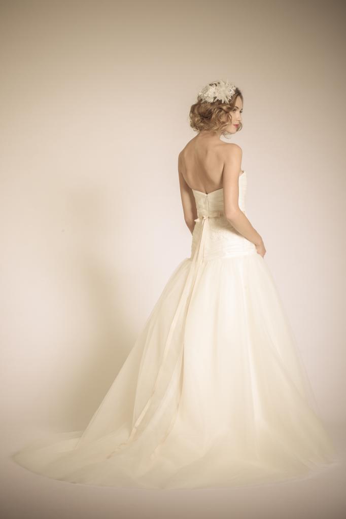 2014-amy-kuschel-wedding-dress