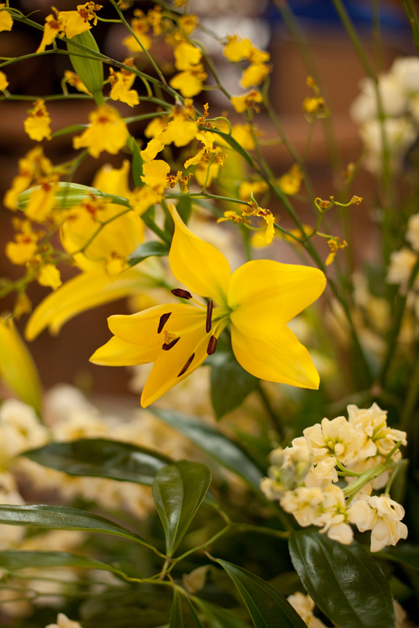 classic-yellow-and-grey-wedding