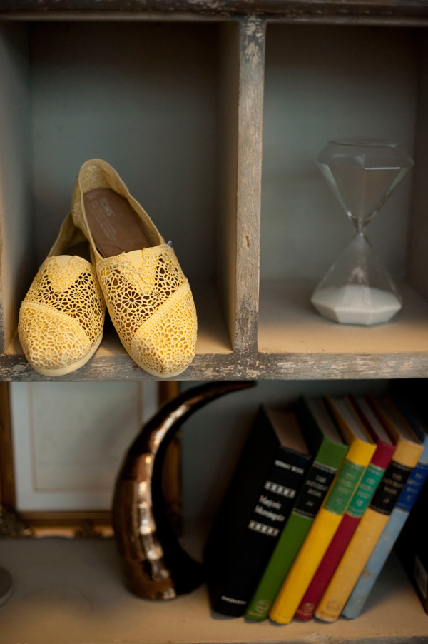 classic-yellow-and-grey-wedding