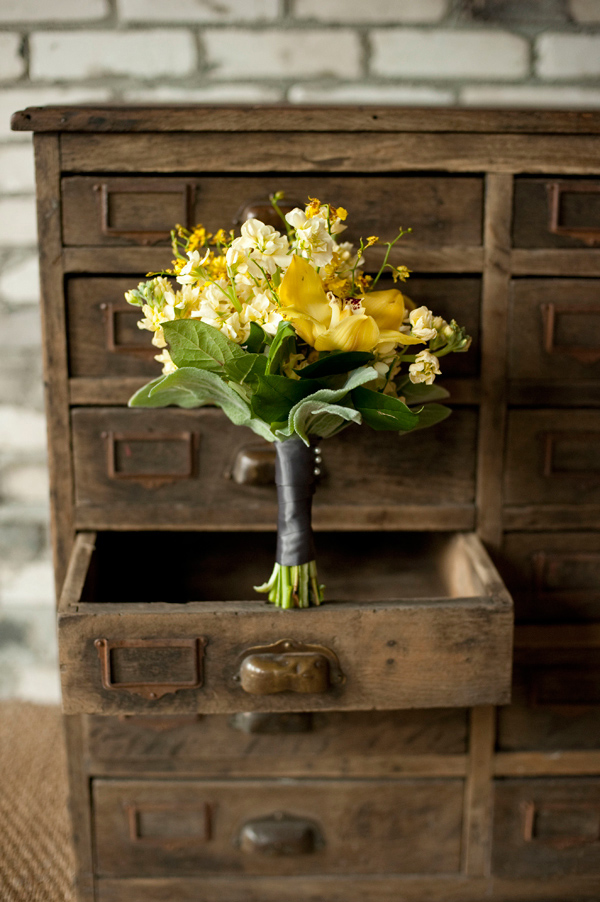 classic-yellow-and-grey-wedding