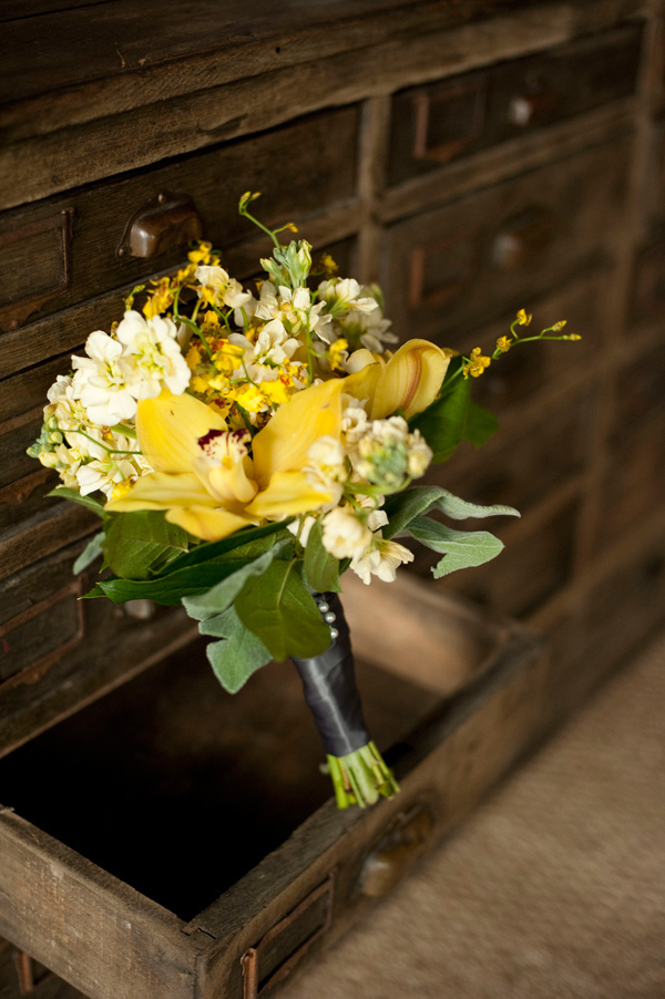 classic-yellow-and-grey-wedding