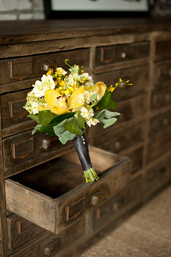 classic-yellow-and-grey-wedding