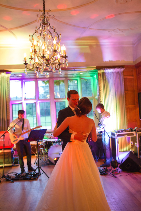 elegant-english-wedding-at-bibury-court
