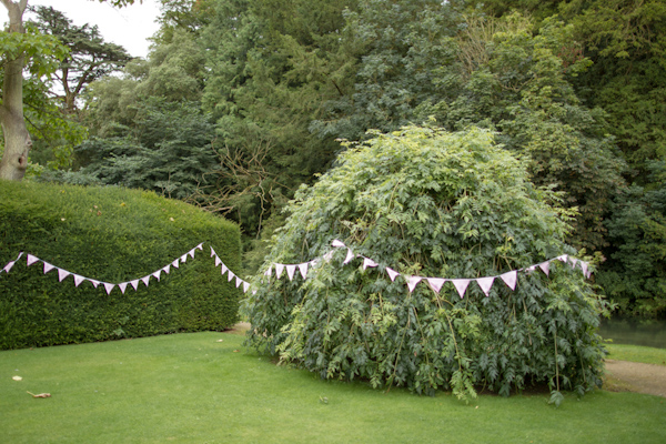 elegant-english-wedding-at-bibury-court
