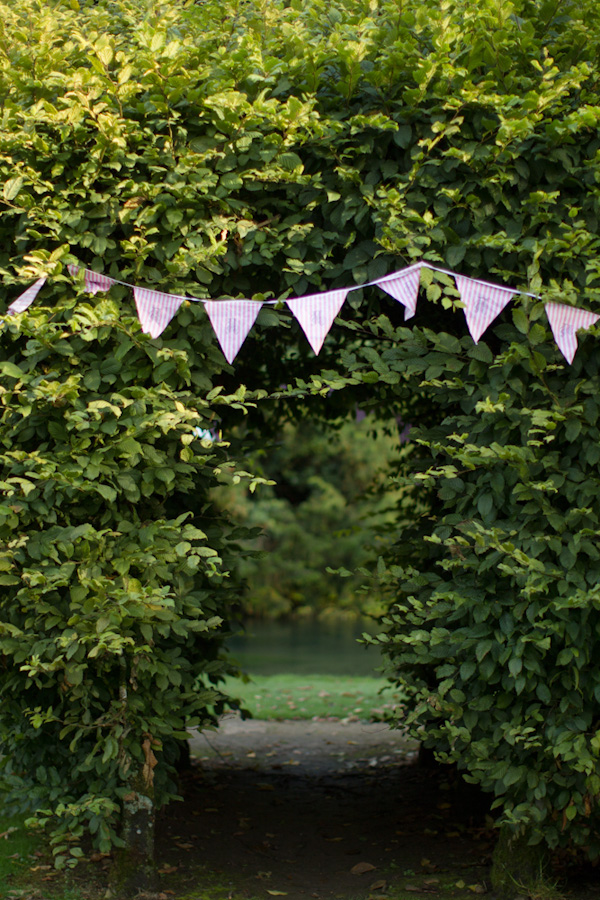 elegant-english-wedding-at-bibury-court
