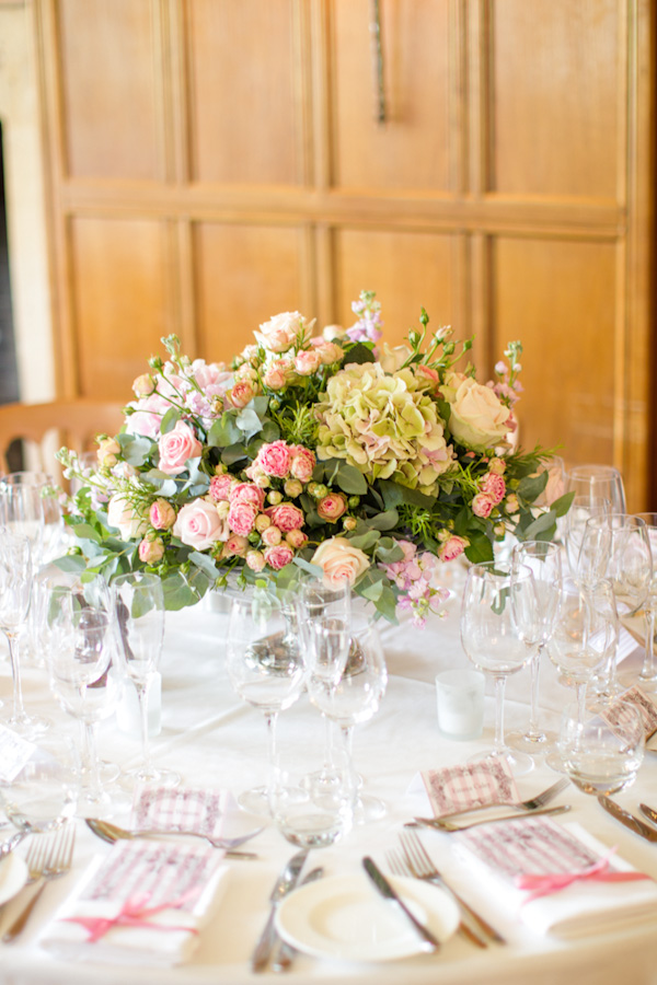 elegant-english-wedding-at-bibury-court
