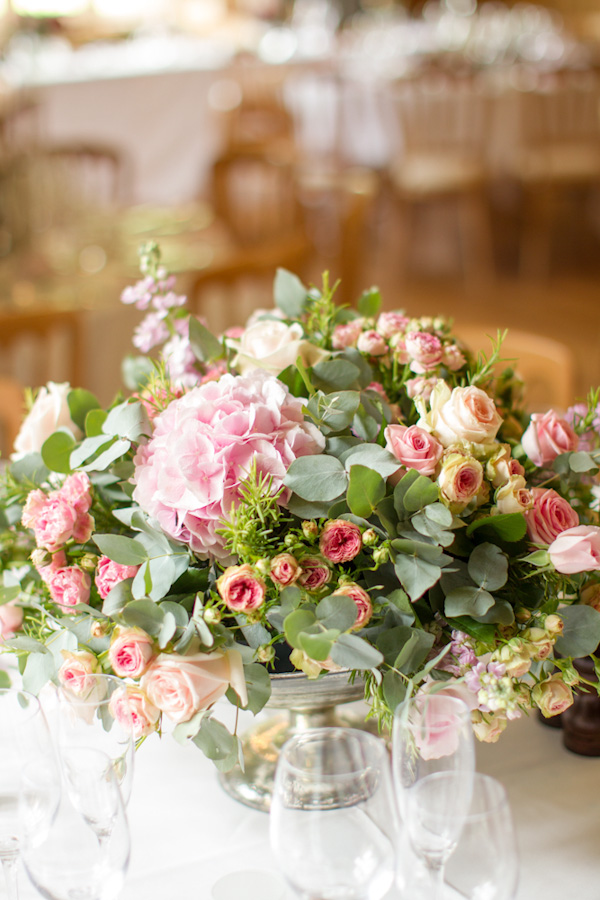 elegant-english-wedding-at-bibury-court