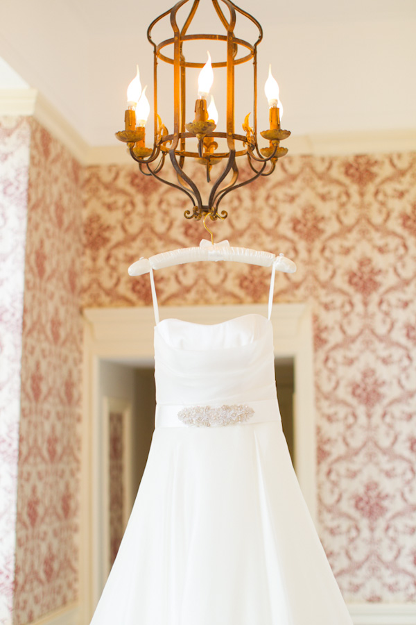 elegant-english-wedding-at-bibury-court