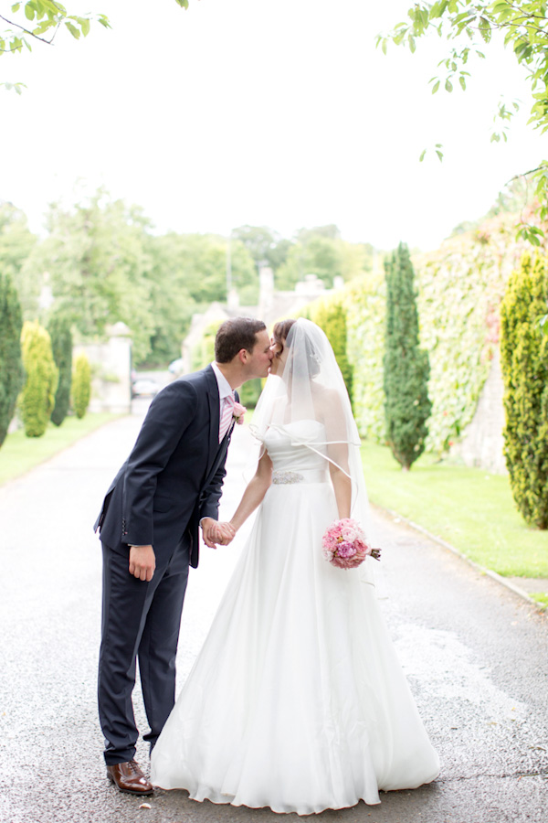 elegant-english-wedding-at-bibury-court