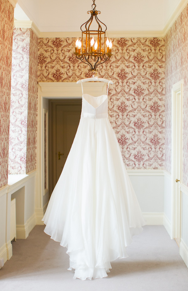 elegant-english-wedding-at-bibury-court